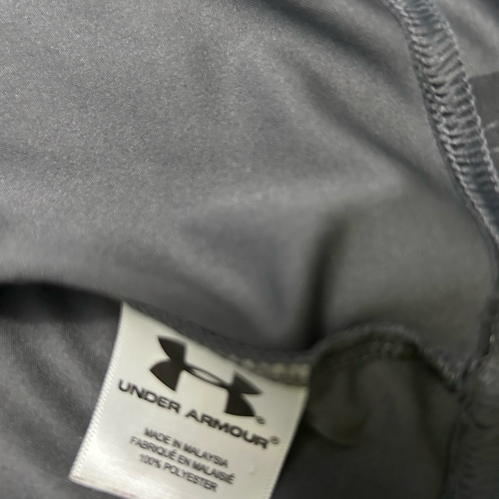 Under Armour Men’s Shirt
Size XL - Picture 5 of 8